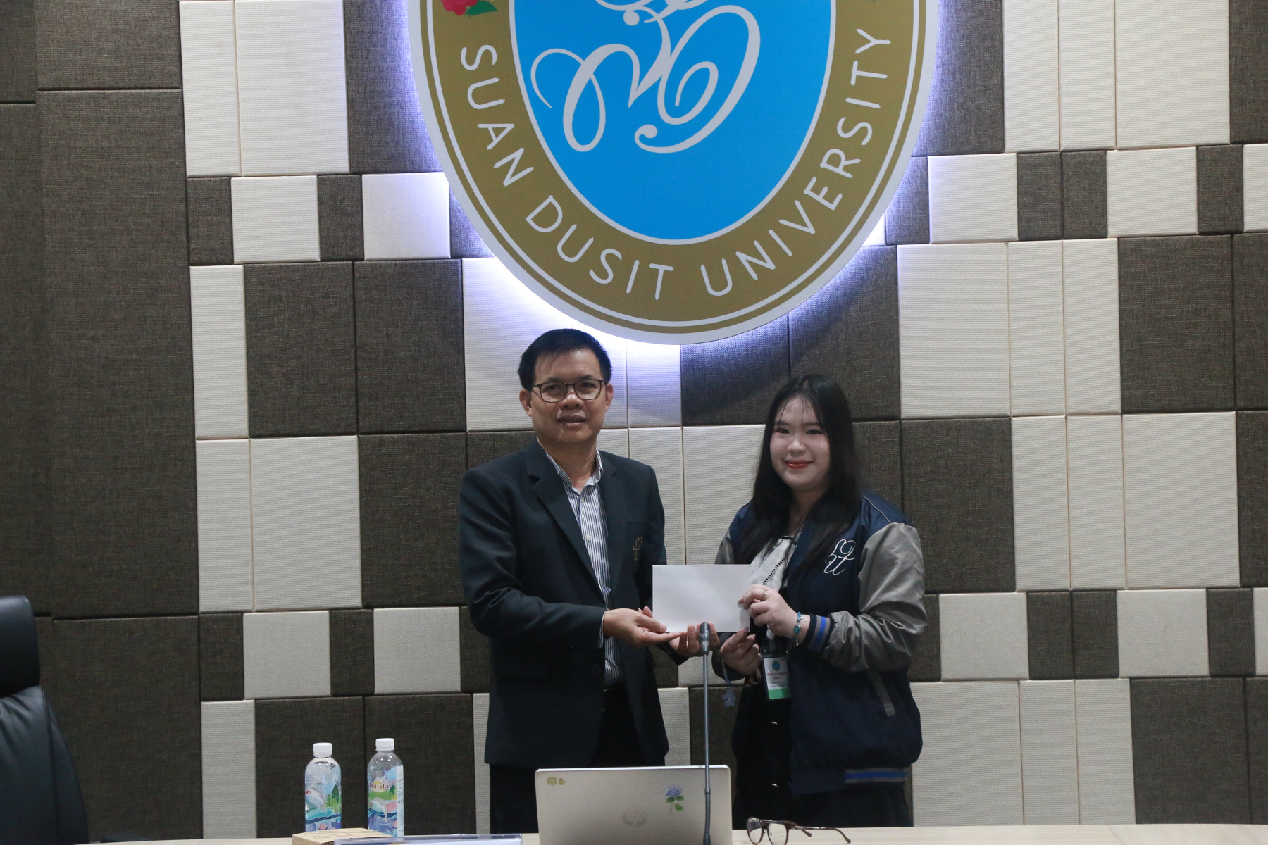 สภาคณาจารย์และพนักงาน ม.สวนดุสิต จัดโครงการให้ความรู้กับบุคลากร หัวข้อ “Happy  Money ภาษีเงินได้บุคคลธรรมดา สไตล์วัยทำงาน เข้าใจง่าย ใช้ได้จริง” - ภาพ 3