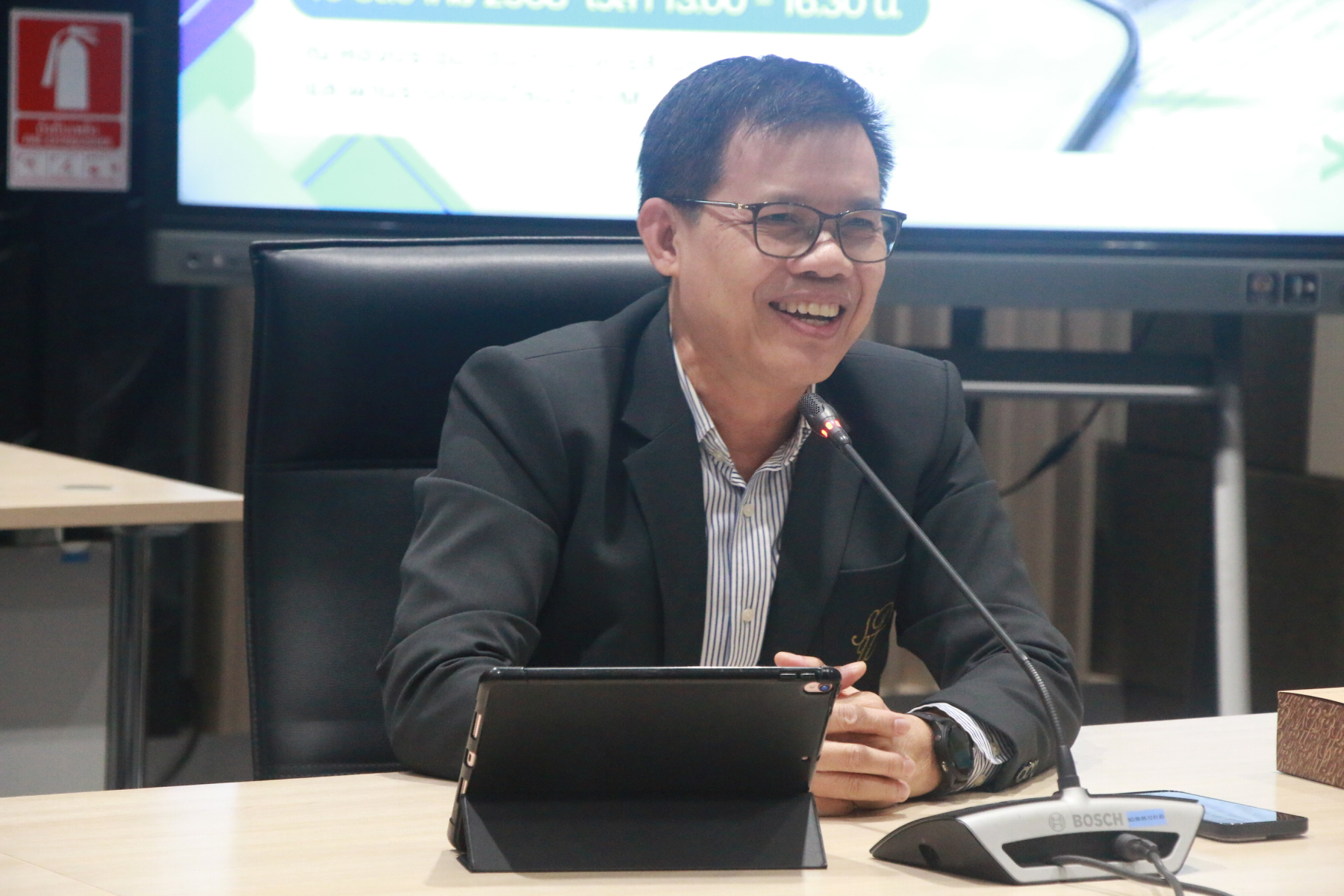 สภาคณาจารย์และพนักงาน ม.สวนดุสิต จัดโครงการให้ความรู้กับบุคลากร หัวข้อ “Happy  Money ภาษีเงินได้บุคคลธรรมดา สไตล์วัยทำงาน เข้าใจง่าย ใช้ได้จริง” - ภาพ 19