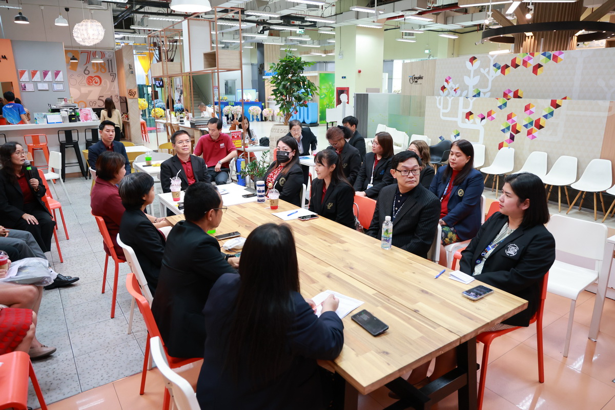 กิจกรรม “คุยสบายๆ… Life สาระ” ครั้งที่ 383 หัวข้อ สภาคณาจารย์และพนักงานชุดใหม่…กับความตั้งใจเพื่อบุคลากร มสด. - ภาพ 15