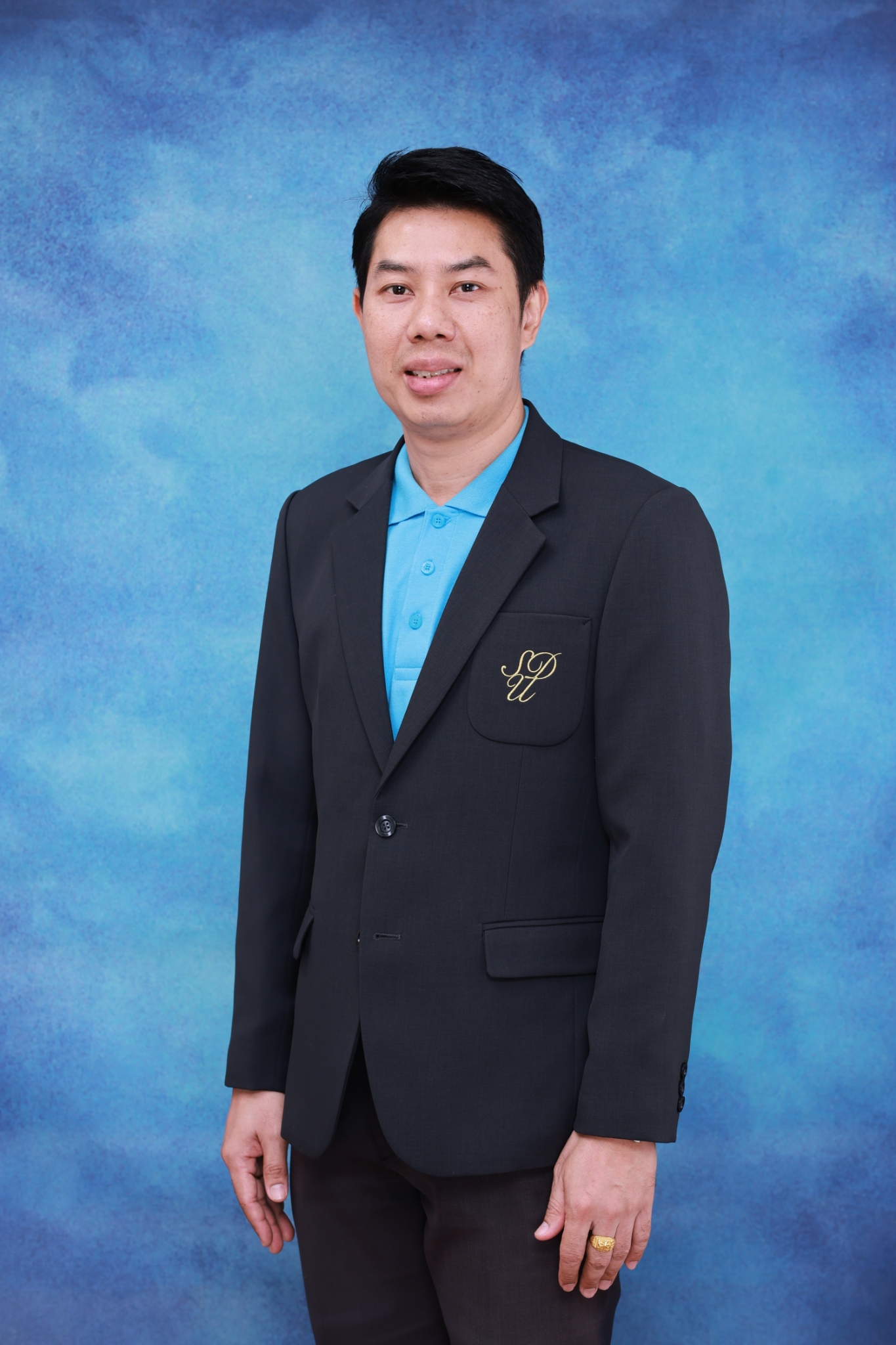 ธรา สุขคีรี